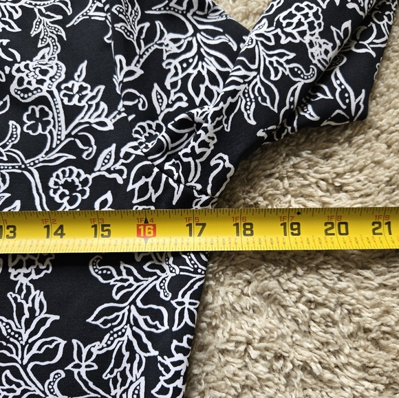 Tommy Bahama Active Top Womens S Full Zip Black White Floral - Picture 10 of 11